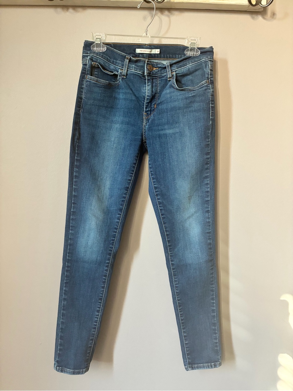 Levi’s 710 Super Skinny Jeans – Women’s Size 30 – Medium Wash